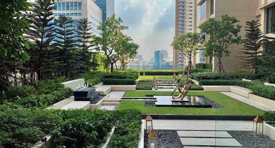 For rent 2 bedrooms condo in Watthana, Bangkok