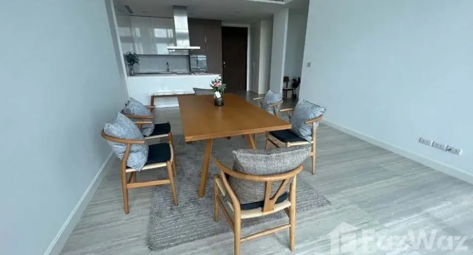 Condo en alquiler de 2 habitaciones en Pathum Wan, Bangkok