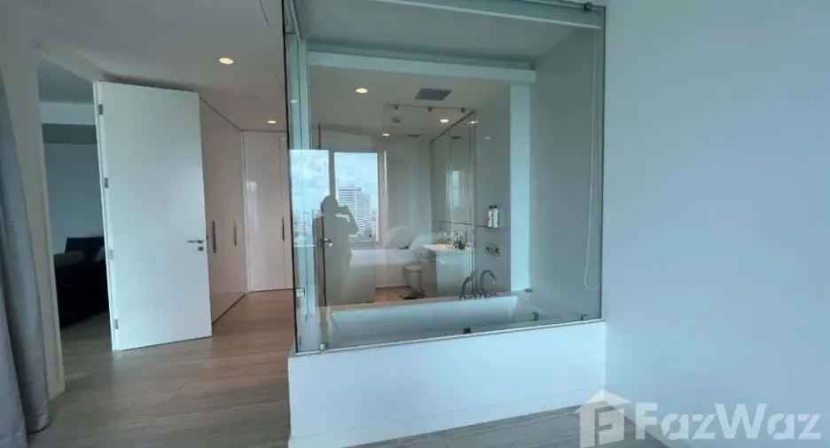 Condo en alquiler de 2 habitaciones en Pathum Wan, Bangkok