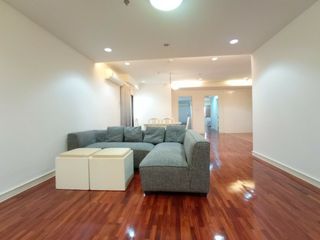 Wohnung zur Miete mit 3 Zimmer in Khlong Toei, Bangkok