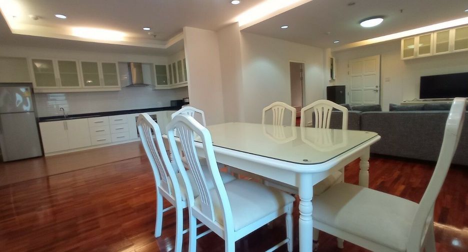 For rent 3 bedrooms condo in Khlong Toei, Bangkok