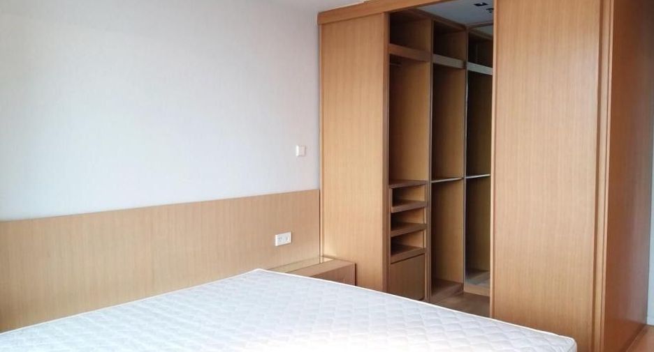 For rent 2 bedrooms condo in Sathon, Bangkok