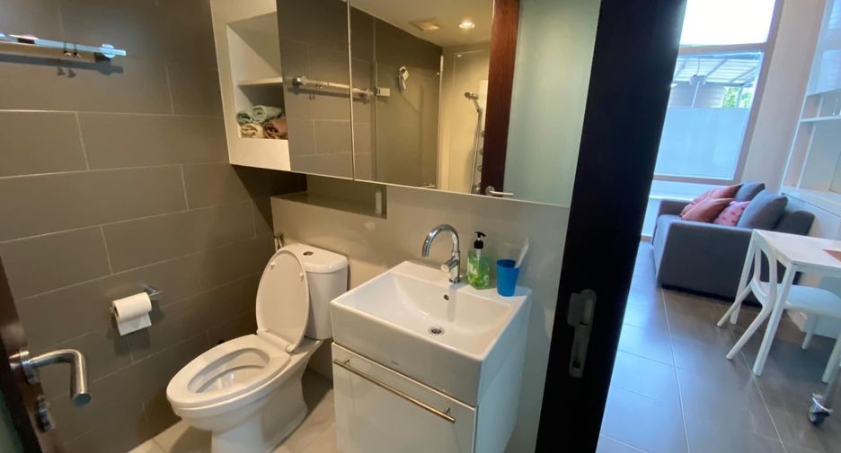 For rent 1 bed condo in Khlong Toei, Bangkok
