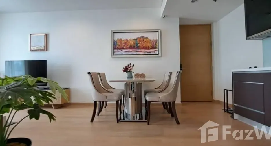 For rent 2 bedrooms condo in Yan Nawa, Bangkok