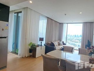 À louer 2 chambres condo à Yan Nawa, Bangkok