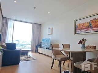 À louer 2 chambres condo à Yan Nawa, Bangkok