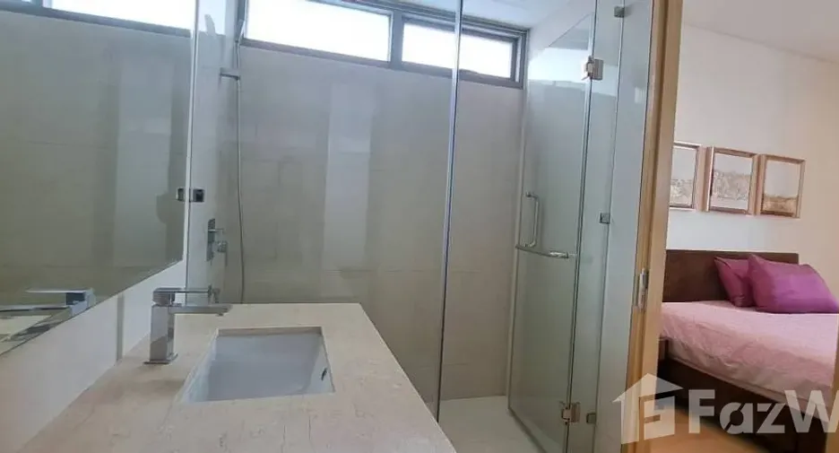 For rent 2 bedrooms condo in Yan Nawa, Bangkok