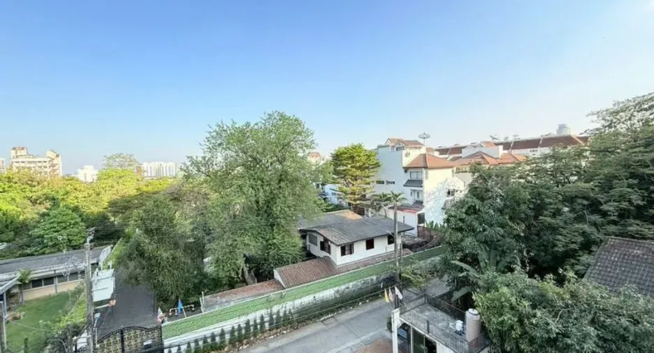For rent 5 bedrooms house in Watthana, Bangkok