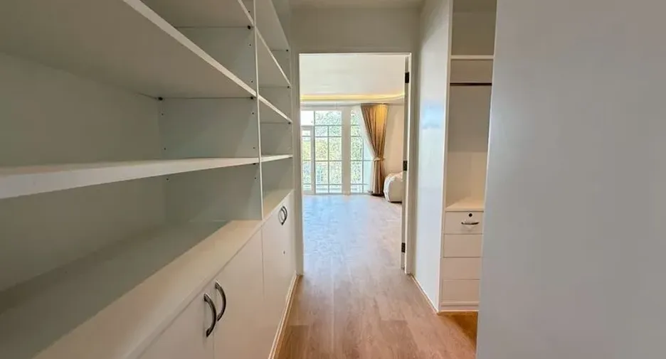 For rent 5 bedrooms house in Watthana, Bangkok