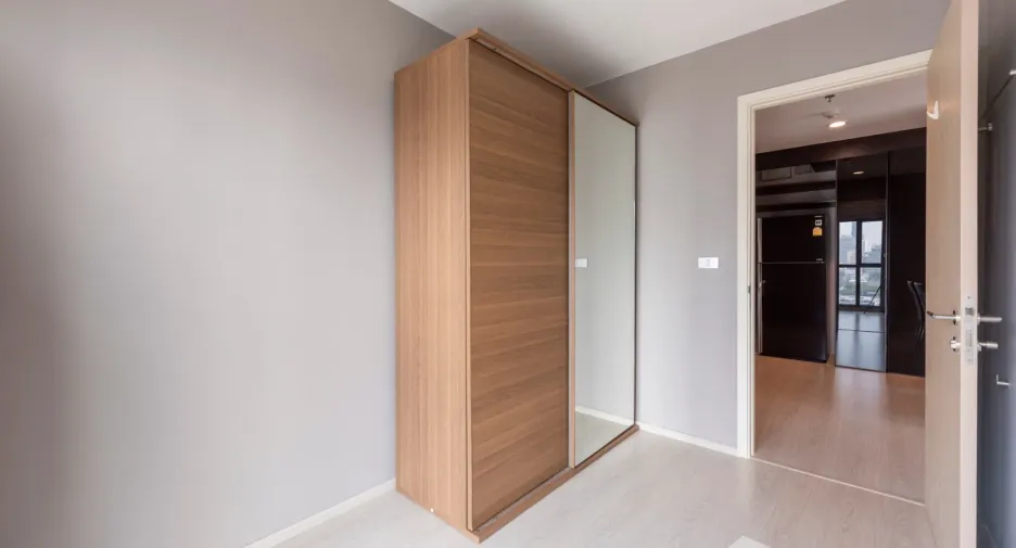 For rent 2 bedrooms condo in Huai Khwang, Bangkok