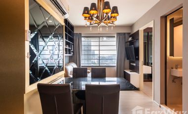 For rent 2 bedrooms condo in Huai Khwang, Bangkok