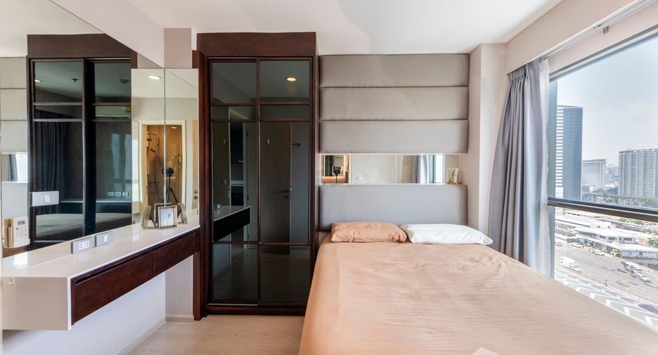 For rent 2 ベッドルーム condo in Huai Khwang, Bangkok