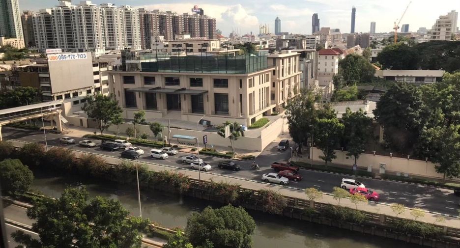 For rent 2 bedrooms condo in Yan Nawa, Bangkok