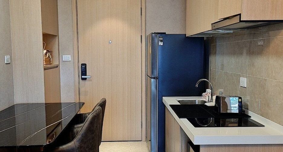 For rent 2 bedrooms condo in Yan Nawa, Bangkok