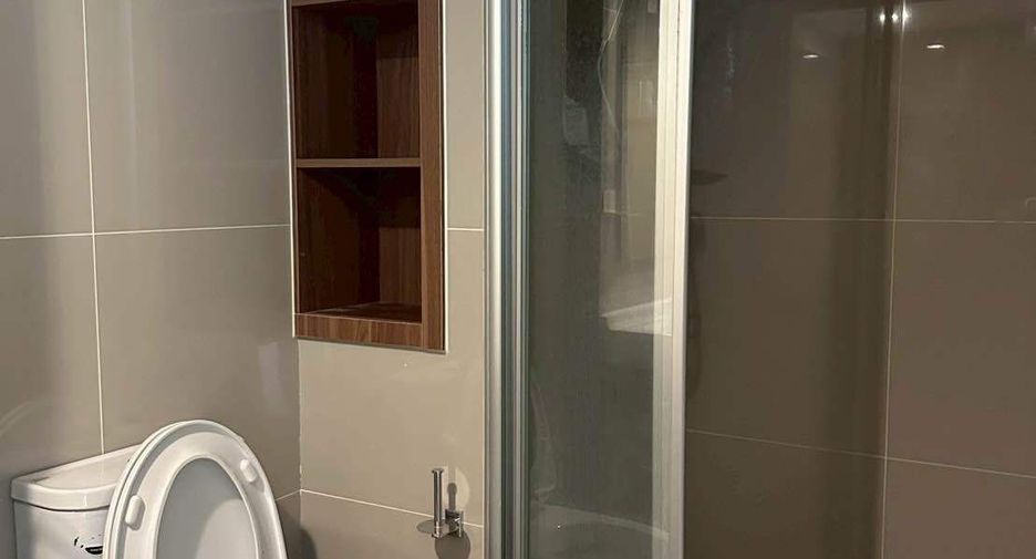 Wohnung zur Miete mit 2 Zimmer in Huai Khwang, Bangkok