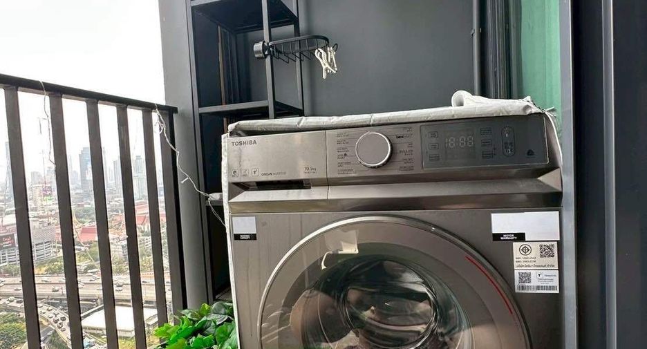 Wohnung zur Miete mit 2 Zimmer in Huai Khwang, Bangkok
