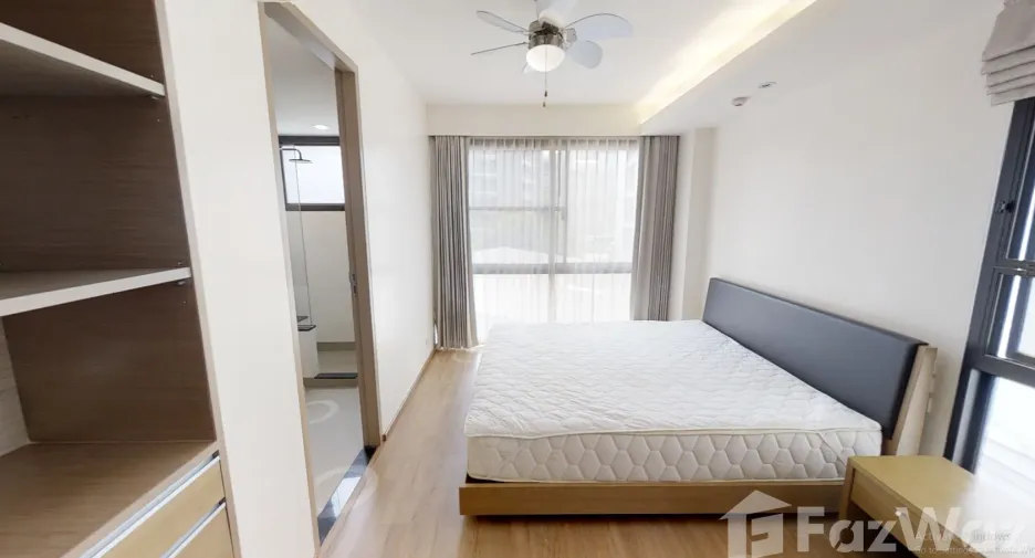 Apartamento en alquiler de 3 habitaciones en Khlong Toei, Bangkok
