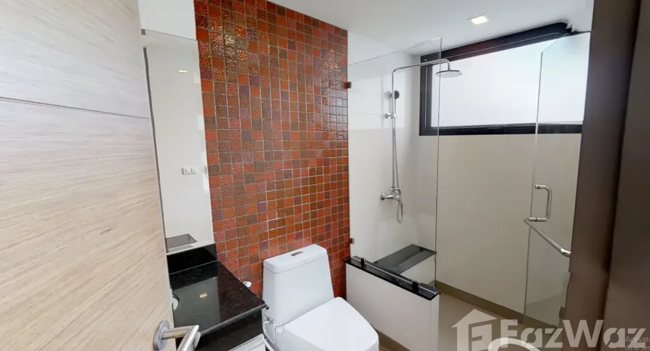Apartamento en alquiler de 3 habitaciones en Khlong Toei, Bangkok