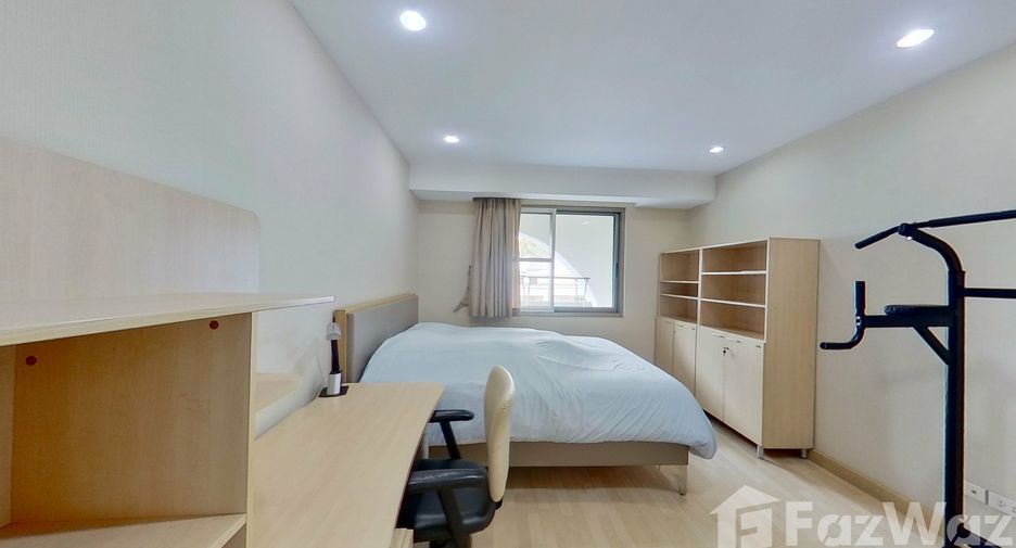 For rent 3 bedrooms condo in Watthana, Bangkok