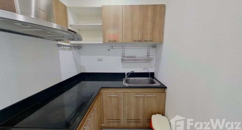 For rent 3 bedrooms condo in Watthana, Bangkok