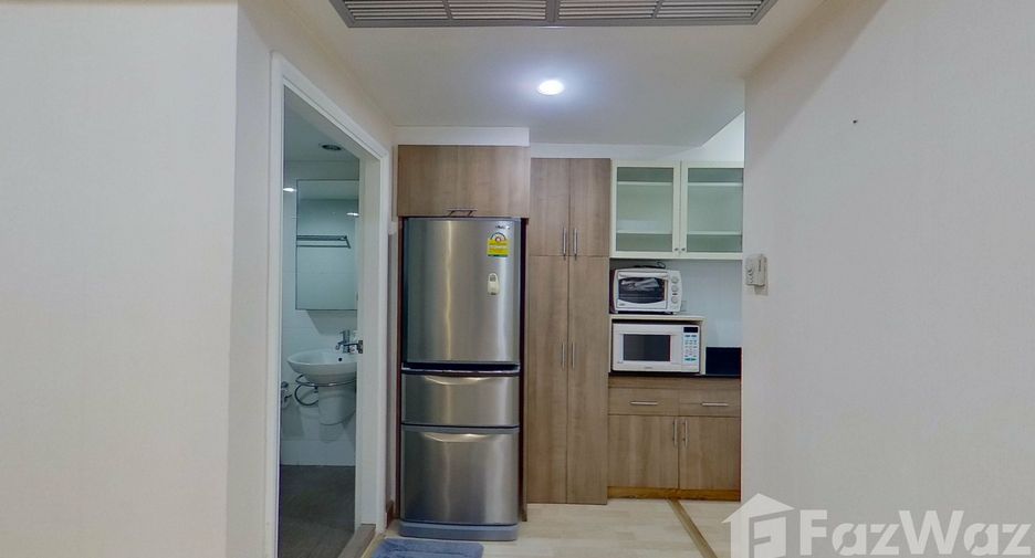 For rent 3 bedrooms condo in Watthana, Bangkok