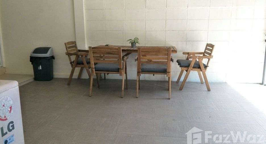 Аренда 3 спальни таунхаус в Щаттхана, Бангкок