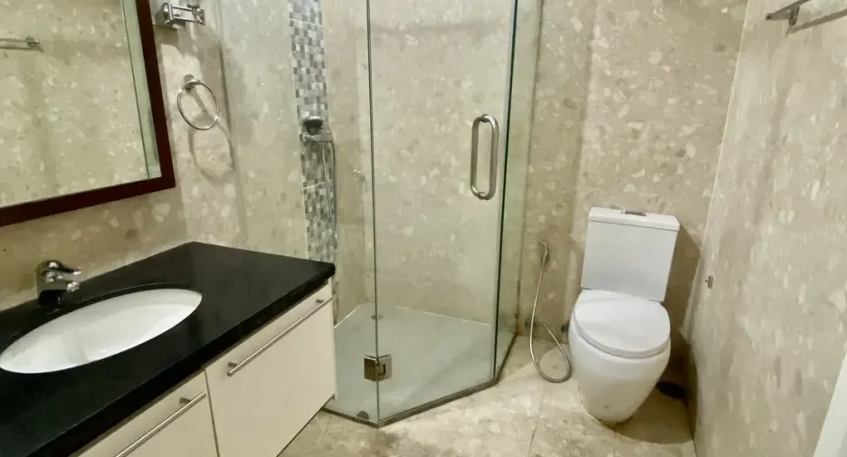 For rent 3 bedrooms condo in Watthana, Bangkok