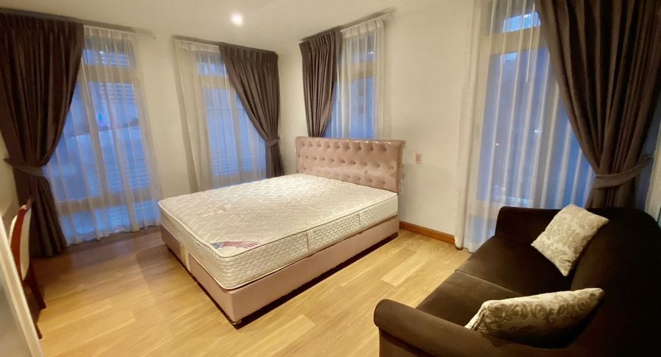 For rent 3 bedrooms condo in Watthana, Bangkok