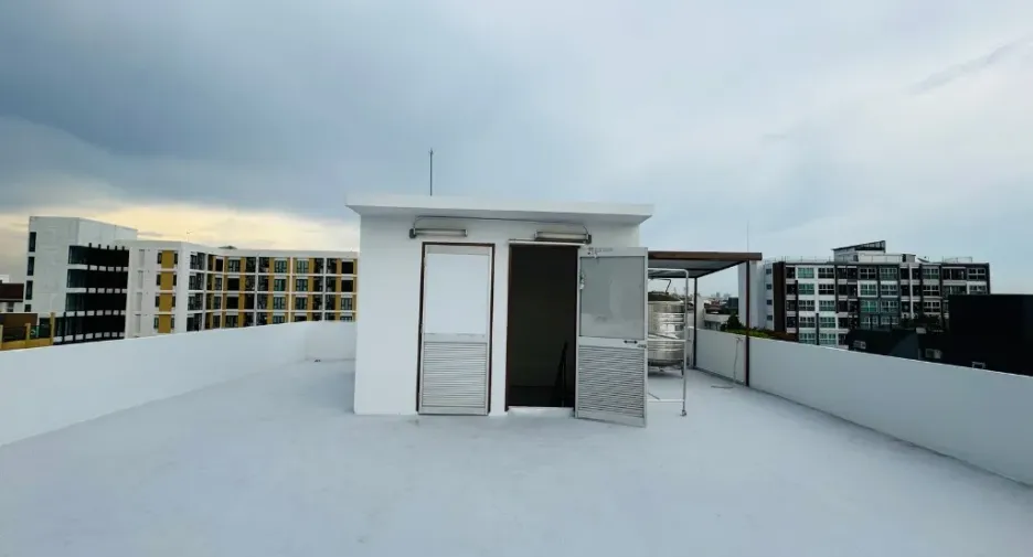 For rent 1 bed retail Space in Huai Khwang, Bangkok