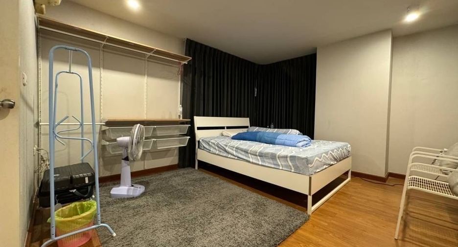For rent 2 bedrooms condo in Chatuchak, Bangkok