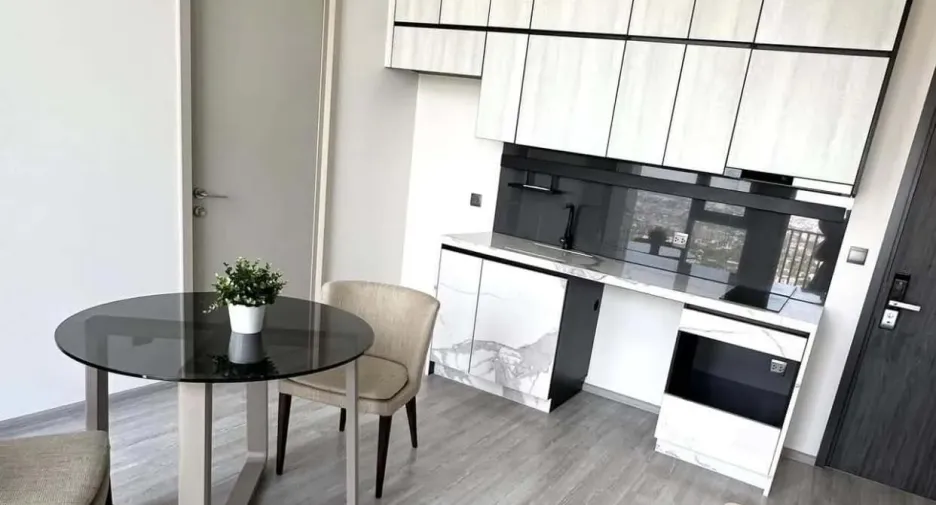 For rent 1 bed condo in Phra Khanong, Bangkok