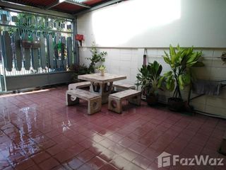 For rent 3 bedrooms townhouse in Bang Na, Bangkok