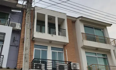 出租 3 卧室 联排别墅 在 Lak Si, 曼谷