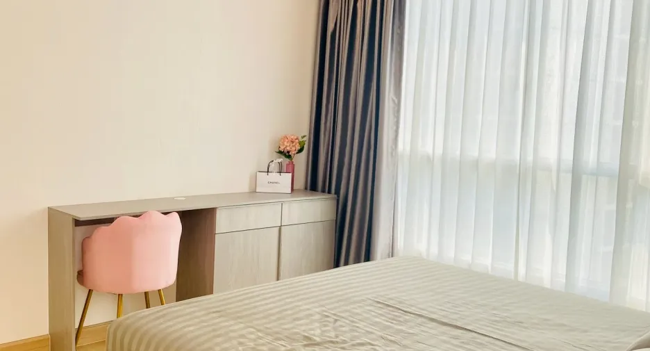 For rent 2 bedrooms condo in Yan Nawa, Bangkok