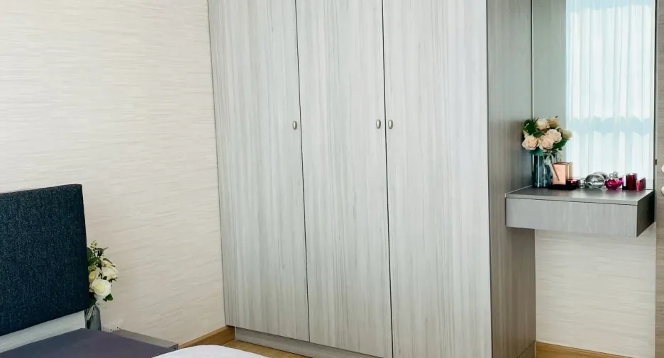 For rent 2 bedrooms condo in Yan Nawa, Bangkok