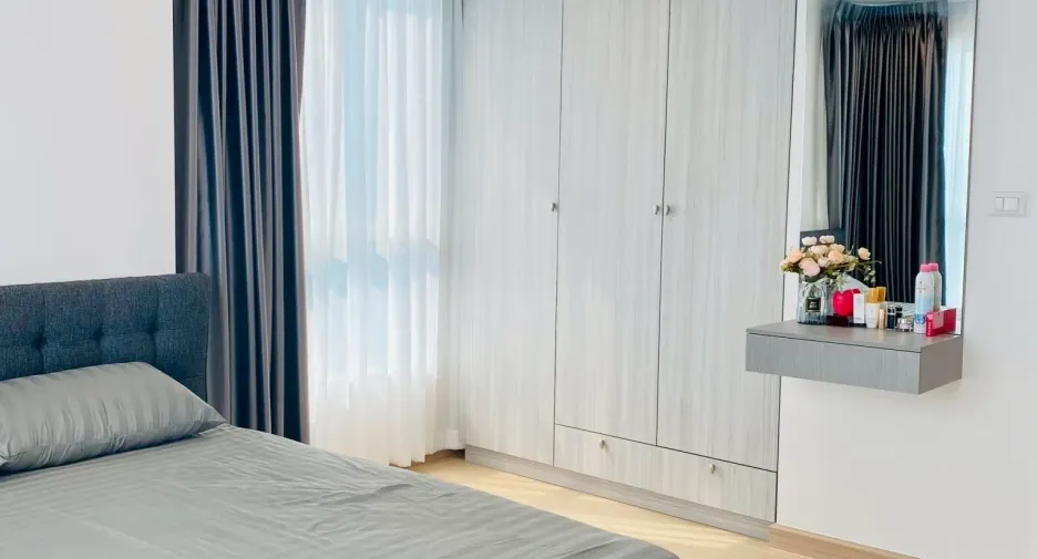 For rent 2 bedrooms condo in Yan Nawa, Bangkok