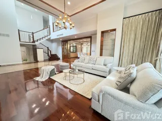 Villa en alquiler de 4 habitaciones en Watthana, Bangkok