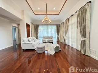 Villa en alquiler de 4 habitaciones en Watthana, Bangkok