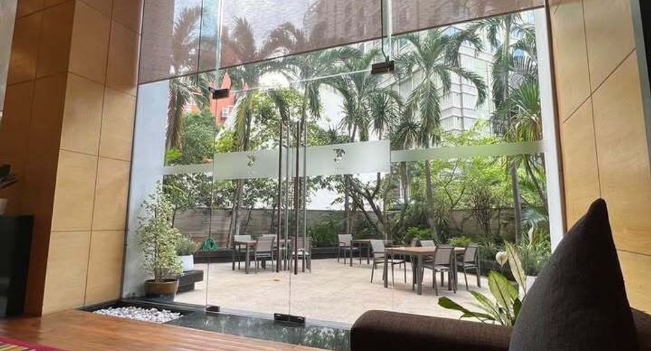 For rent 3 bedrooms condo in Pathum Wan, Bangkok