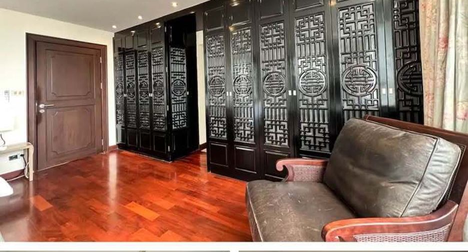 For rent 3 bedrooms condo in Pathum Wan, Bangkok