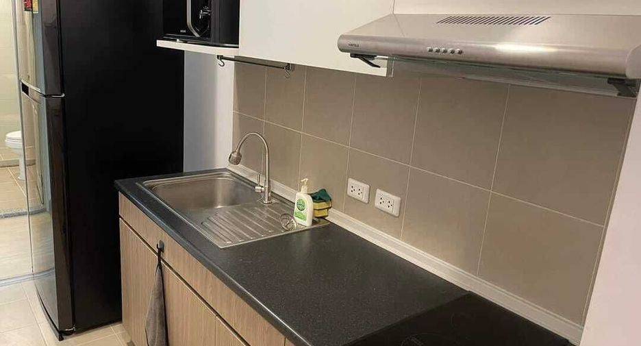 Wohnung zur Miete mit 2 Zimmer in Huai Khwang, Bangkok
