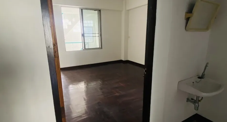 For rent 4 bedrooms retail Space in Don Mueang, Bangkok