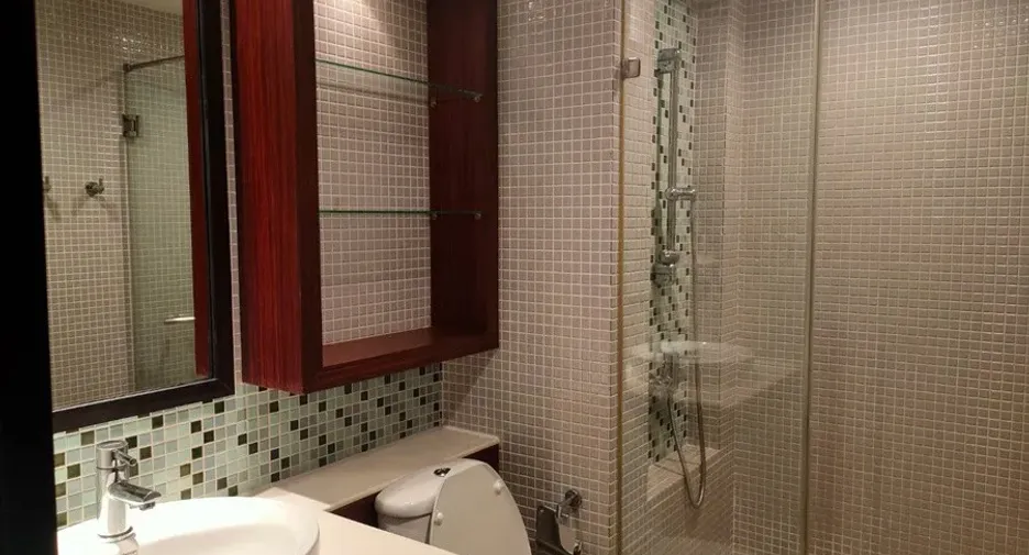 For rent 2 bedrooms condo in Watthana, Bangkok