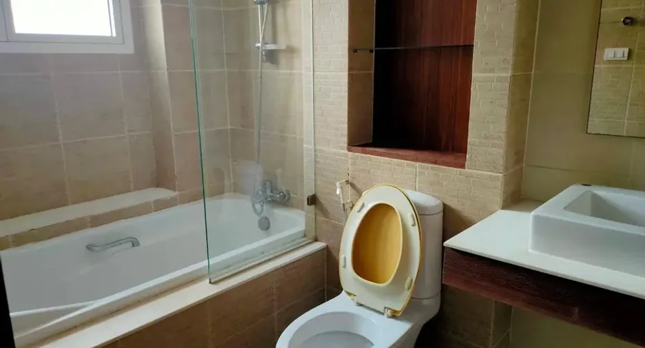 For rent 2 bedrooms condo in Watthana, Bangkok