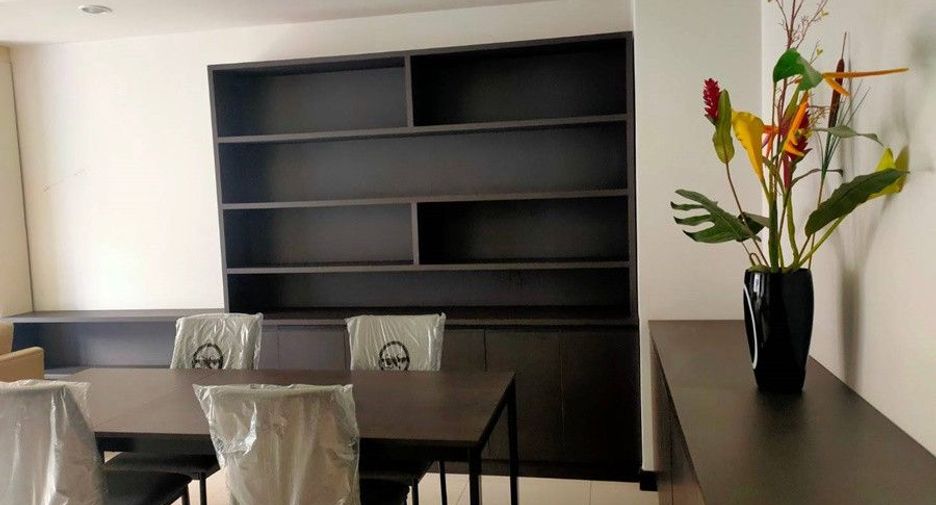 For rent 2 bedrooms condo in Watthana, Bangkok