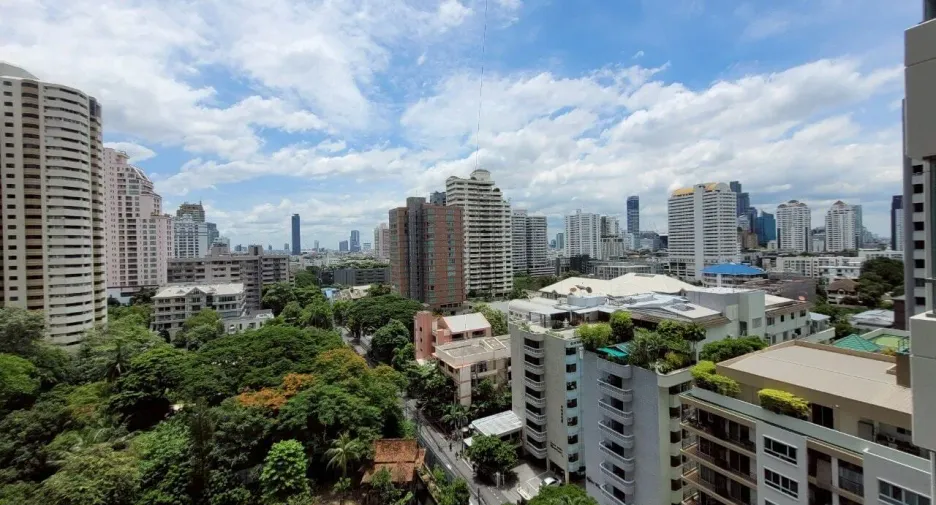 For rent 3 bedrooms condo in Khlong Toei, Bangkok