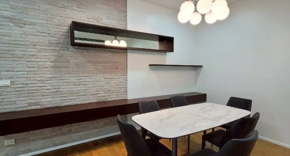 For rent 3 bedrooms condo in Khlong Toei, Bangkok