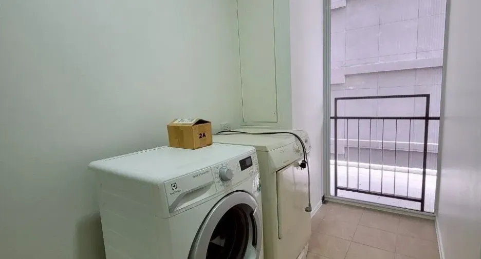 For rent 3 bedrooms condo in Khlong Toei, Bangkok