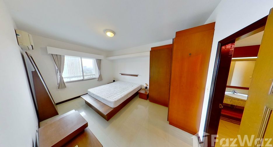 For rent 3 bedrooms condo in Watthana, Bangkok