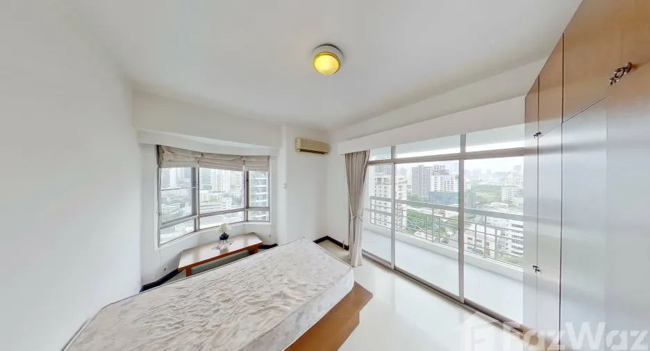 For rent 3 bedrooms condo in Watthana, Bangkok